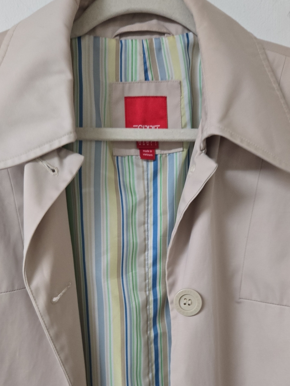 Esprit Women’s Beige Trench Coat with Striped Lining Size Medium - Picture 2 of 8